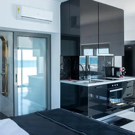 아파트 Majestic Penthouse In The Heart Of 파트라